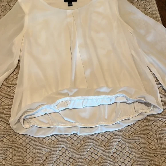 Ivory Flowy blouse - Picture 4 of 5